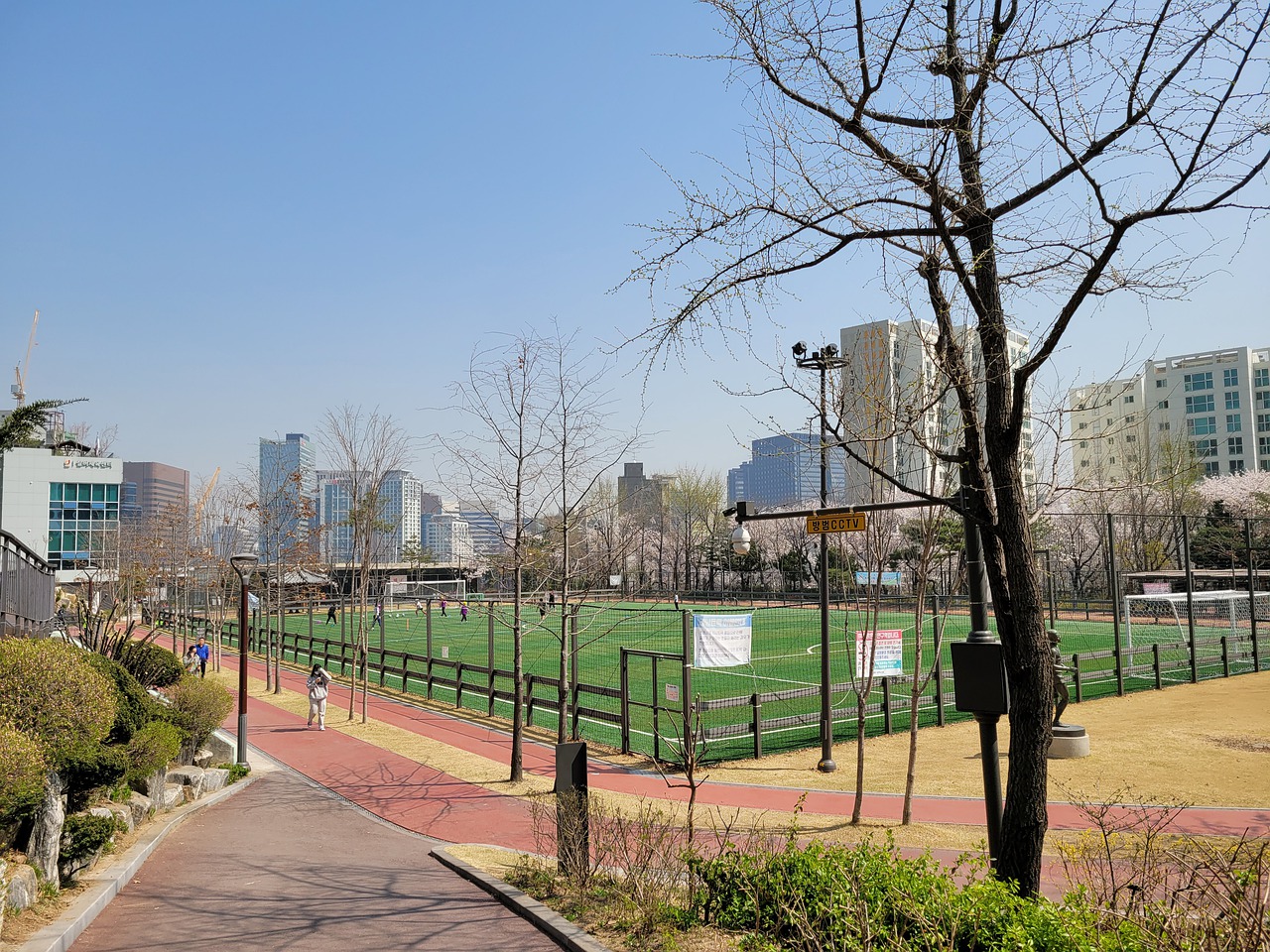 這進一步加 這進一步加